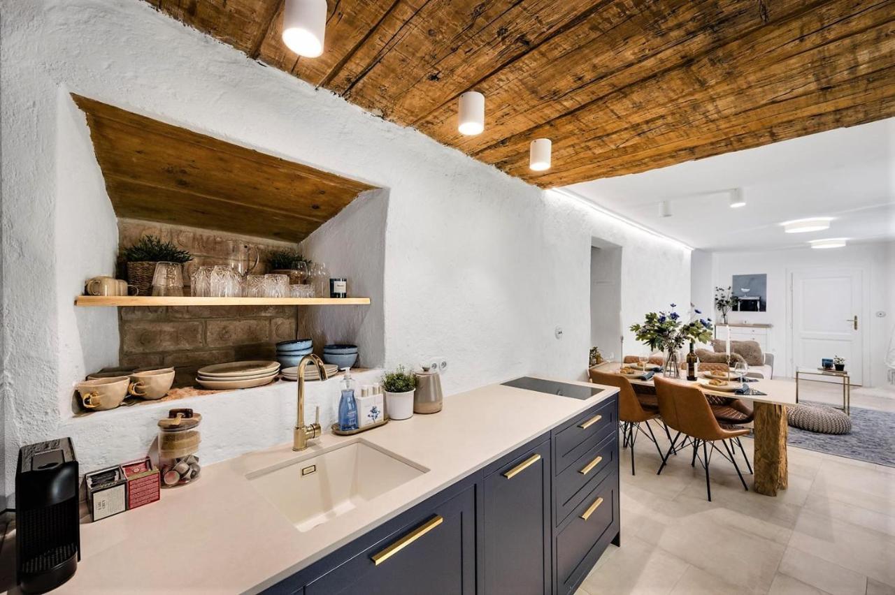 New Design & High Standard Apt From 16Th Century In Old Town-Free Parking Bratislava Luaran gambar