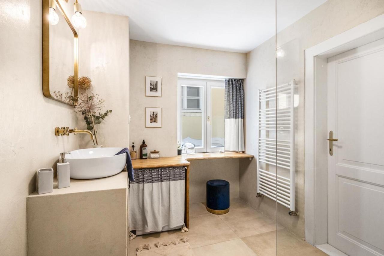 New Design & High Standard Apt From 16Th Century In Old Town-Free Parking Bratislava Luaran gambar